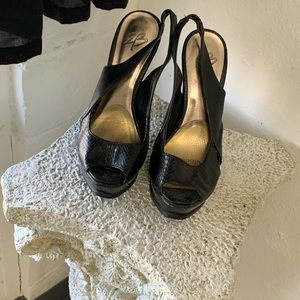 2B Bebe Size 7 Heels